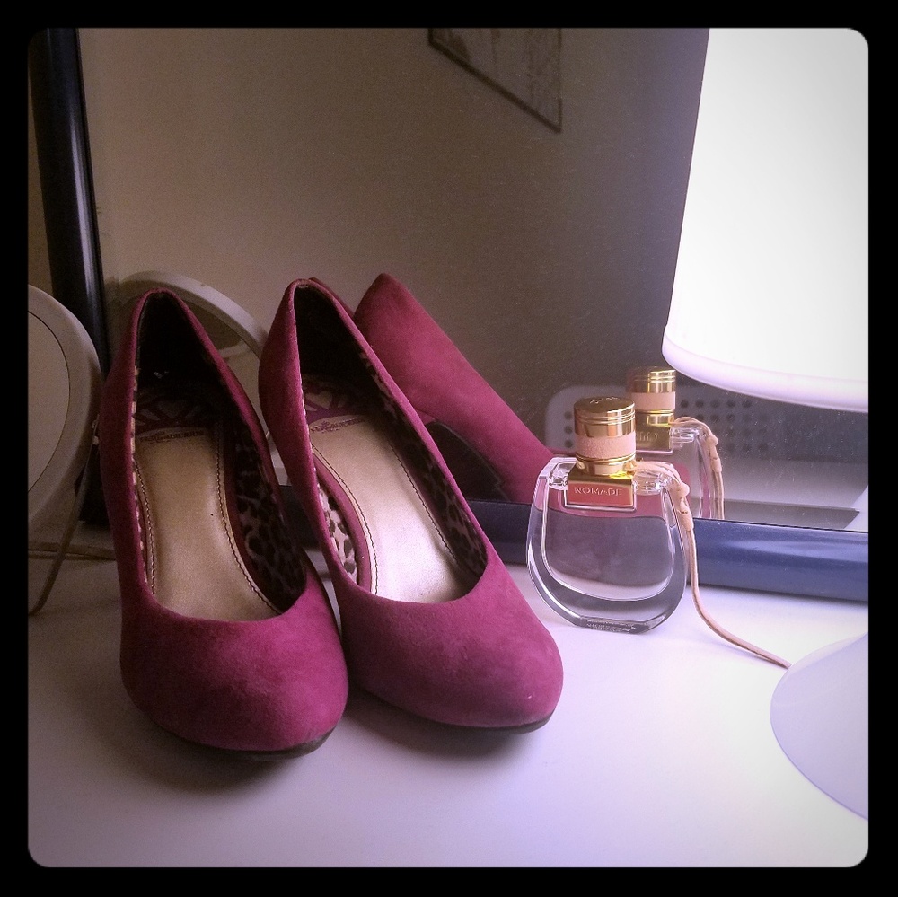 Suede Magenta Pumps
